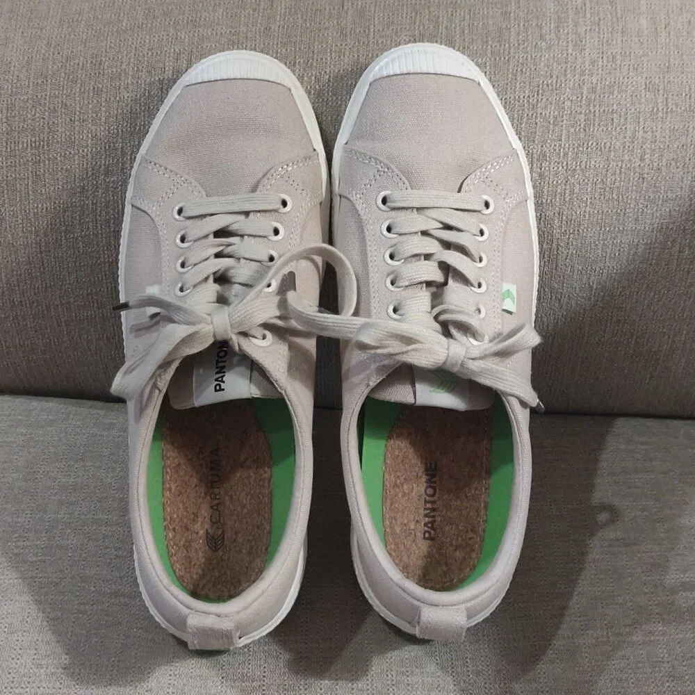 Cariuma Pantone OCA Low Canvas Sneaker Taupe US Women 11/ US Men 9.5